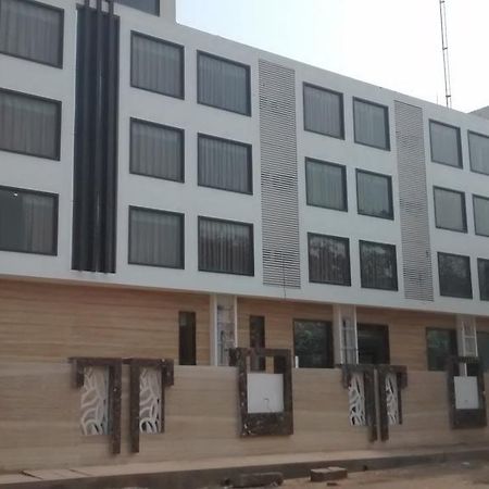Wingston A Treehouse Hotel Goverdhan Radha Kund Exterior photo